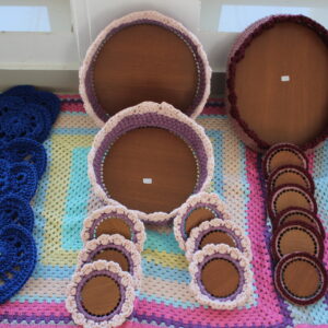 Set de plateaux artisanaux en bois et crochet – Collection Rif élégance