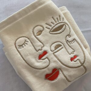 Serviette de soin visage en micro-éponge