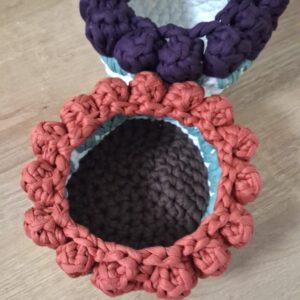 Panier décoratif en crochet