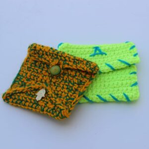 Pochette artisanale en crochet