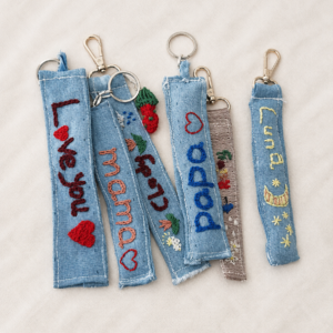 Porte-Clés Personnalisés en Denim – Broderie Artisanale Fait Main