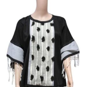 Tunique Bohème Chic Noire – Plastron Texturé et Manches Frangées
