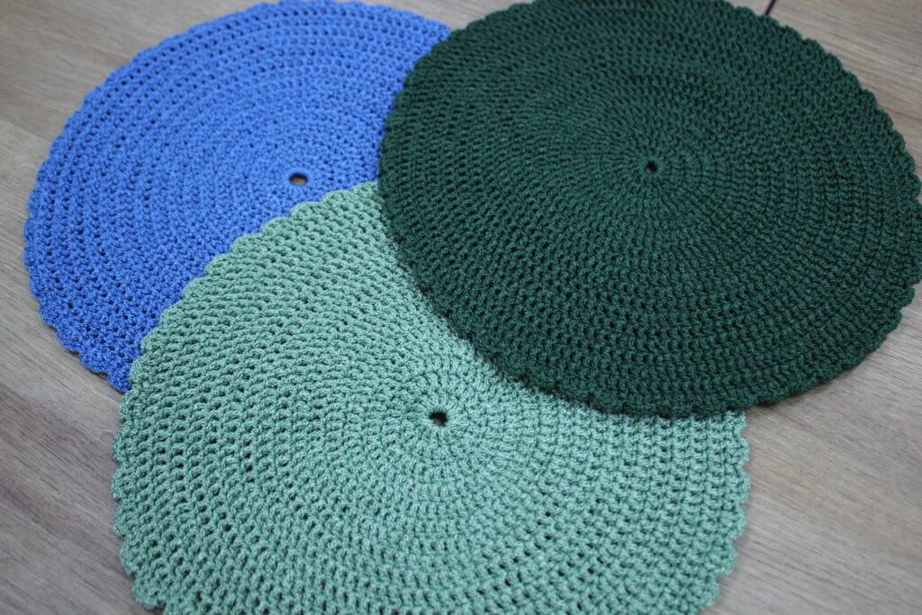 tapis ronds en crochet, réalisés à la main