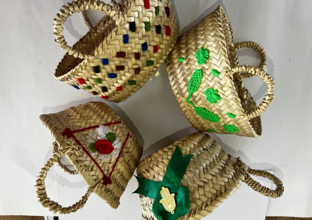 Paniers en paille tressée