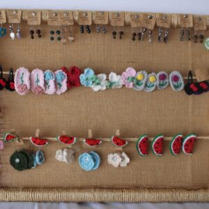 Accessoires de cheveux  et des boucles d'orielle  Faits Main en Crochet