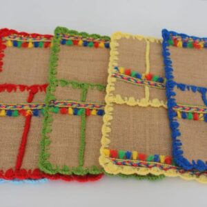 Sets de Table / Range-Couverts en Toile de Jute et Crochet